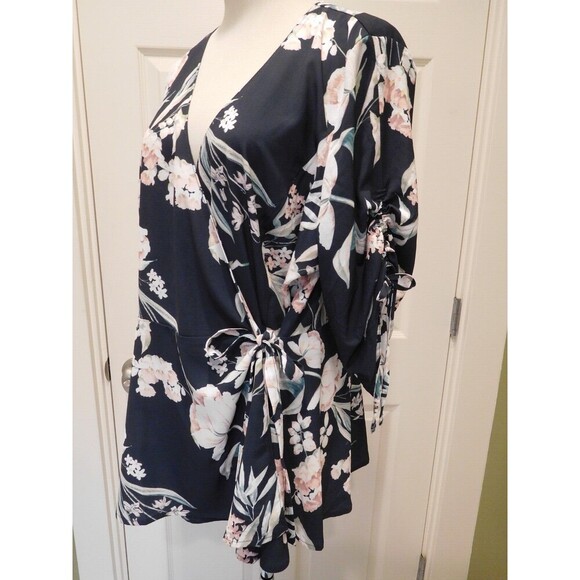 Darling CITY CHIC "Fresh Fields" Side Tie Ruched Sleeves Wrap Top Size M/18 - Picture 4 of 11